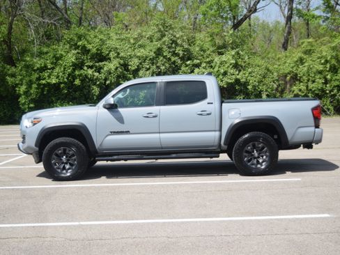 Used 2021 Toyota Tacoma SR5 w/ Trail Edition AWD/4WD image 22