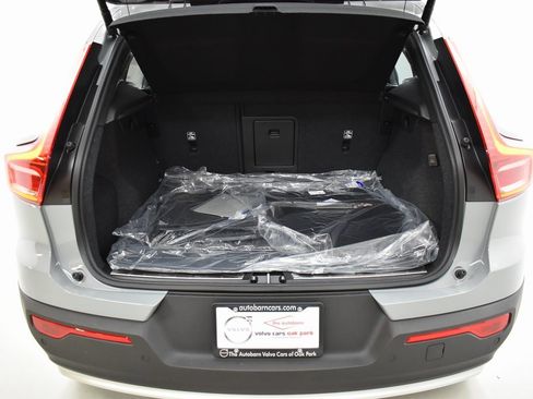 New 2025 Volvo XC40 B5 Plus w/ Climate Package image 28