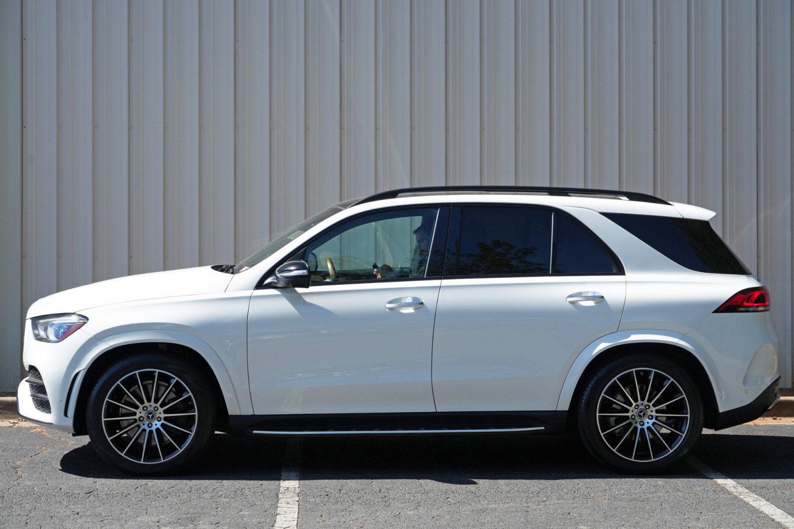 Used 2022 Mercedes-Benz GLE 450 4MATIC w/ AMG Line Exterior image 59
