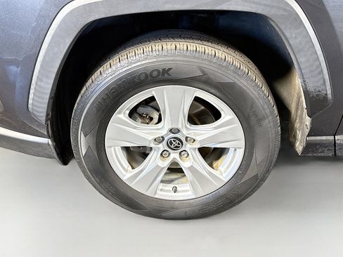 Used 2021 Toyota RAV4 XLE image 38