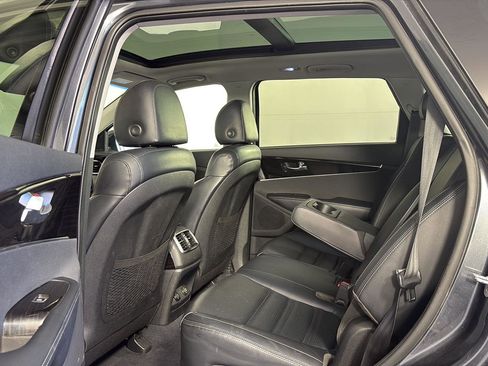 Used 2020 Kia Sorento EX AWD/4WD image 19