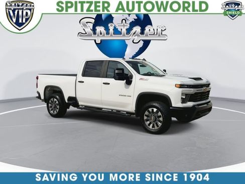 Used 2025 Chevrolet Silverado 2500 Custom w/ Custom Value Package AWD/4WD image 3