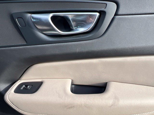 Used 2026 Volvo XC60 B5 Plus AWD/4WD image 34