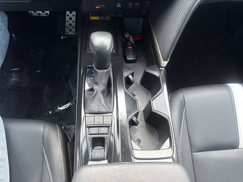 Used 2025 Toyota Camry SE FWD image 23