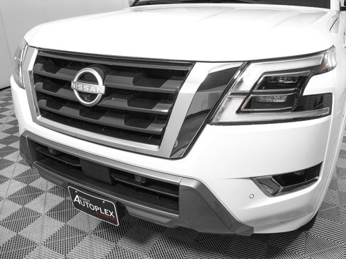 Used 2024 Nissan Armada Platinum w/ Captain's Chairs Package RWD image 32