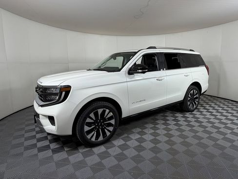 New 2025 Ford Expedition Platinum w/ Driver's Package image 2