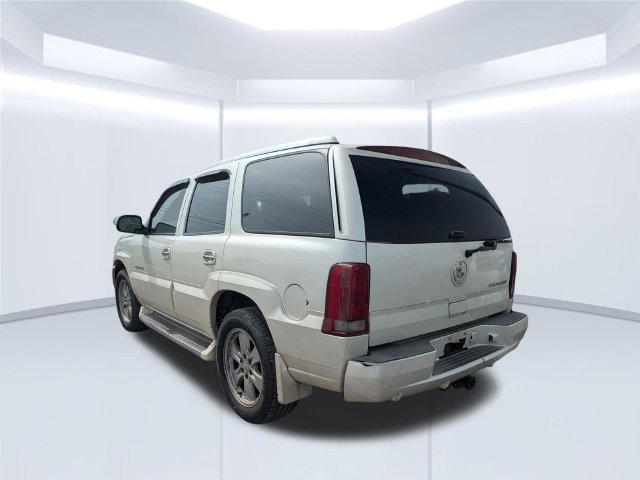 Used 2005 Cadillac Escalade AWD image 2