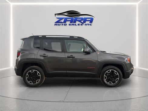 Used 2017 Jeep Renegade Trailhawk AWD/4WD image 8