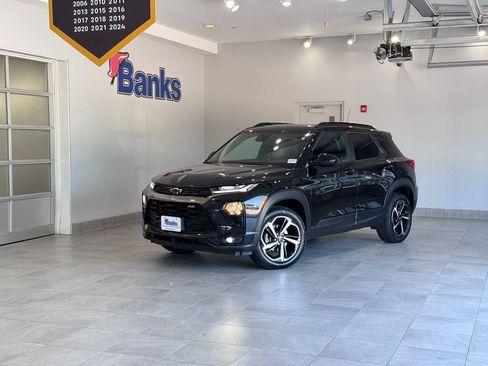 Certified 2023 Chevrolet TrailBlazer RS w/ Sun and Liftgate Package AWD/4WD image 2
