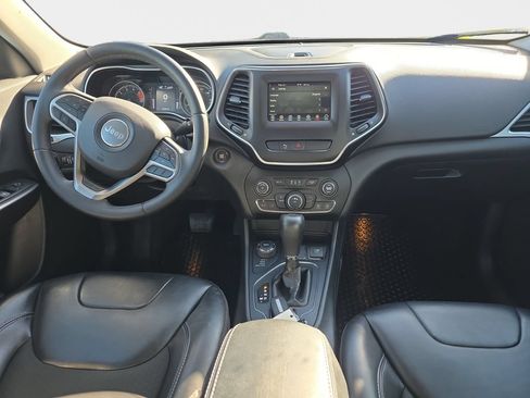 Used 2019 Jeep Cherokee Latitude Plus w/ Cold Weather Group AWD/4WD image 14