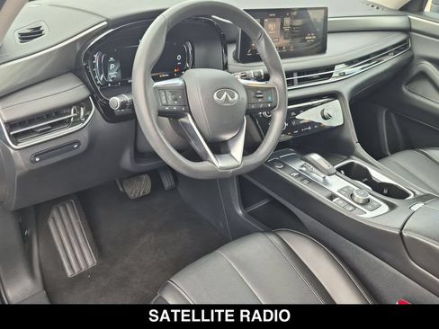 Used 2024 INFINITI QX60 Luxe AWD/4WD image 2