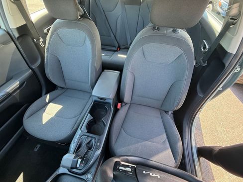 Used 2025 Kia K4 FWD image 35
