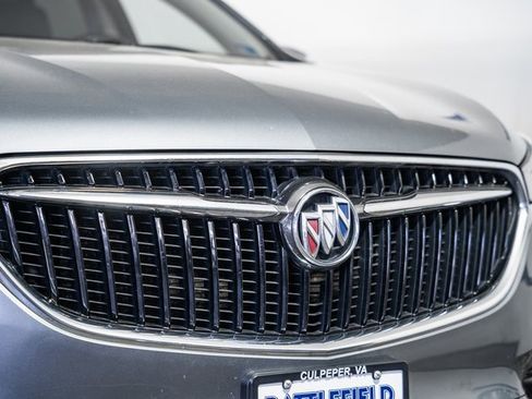 Used 2020 Buick Enclave Essence image 12