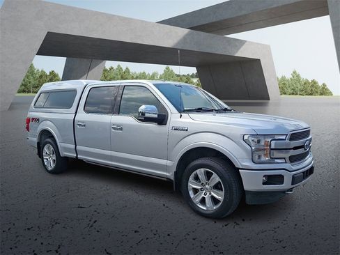 Used 2018 Ford F150 Platinum w/ Equipment Group 701A Luxury image 4