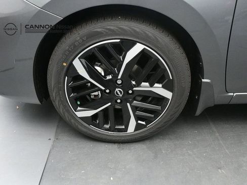 New 2025 Nissan Versa SR w/ Trunk Package FWD image 29