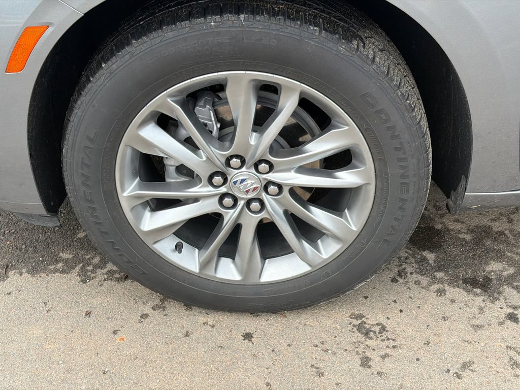 Used 2023 Buick Enclave Avenir w/ Avenir Technology Package FWD image 11