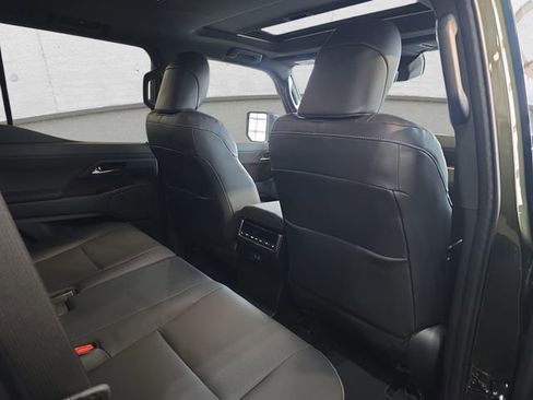 Used 2024 Lexus GX 550 w/ Cold Area Package image 11