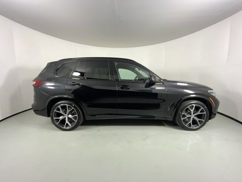 Used 2023 BMW X5 xDrive40i w/ M Sport Package image 3