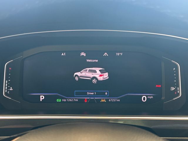 Used 2020 Volkswagen Tiguan SEL AWD/4WD image 39