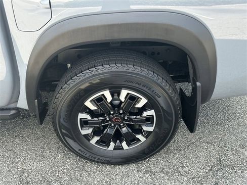 Certified 2022 Nissan Frontier PRO-4X w/ Technology Package image 11