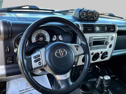 Used 2014 Toyota FJ Cruiser 4WD w/ Upgrade Package image 17
