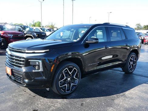 Used 2025 Chevrolet Traverse High Country w/ LPO, Floor Liner Package image 9