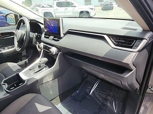 Certified 2025 Toyota RAV4 LE AWD/4WD image 27