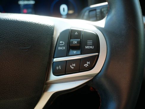 Used 2025 Ford Explorer Active AWD/4WD image 28