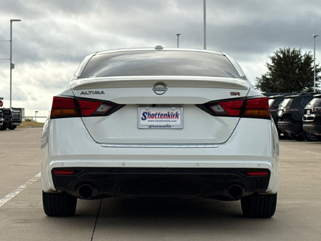Used 2023 Nissan Altima 2.5 SR w/ SR Premium Package FWD image 7