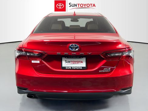 Used 2024 Toyota Camry XLE FWD image 5