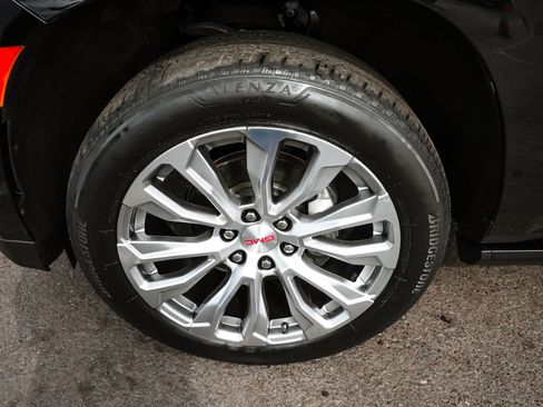 Used 2023 GMC Yukon XL Denali AWD/4WD image 9