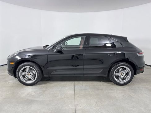 Certified 2021 Porsche Macan S image 2