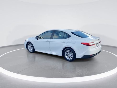 Used 2025 Toyota Camry LE image 6