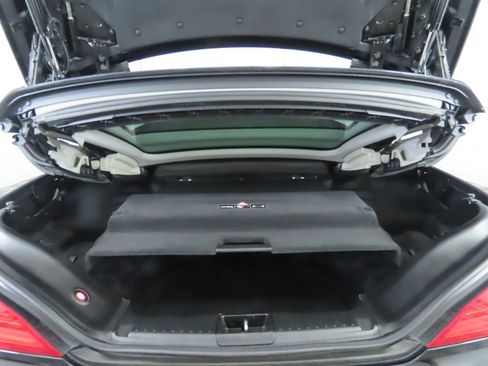 Used 2013 Mercedes-Benz SL 550 image 32