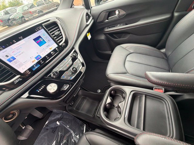 New 2027 Chrysler Pacifica Select FWD image 28