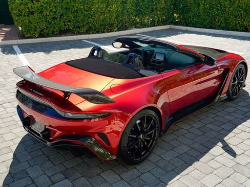 Used 2023 Aston Martin V12 Vantage Roadster image 28