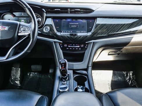 Used 2020 Cadillac XT6 Premium Luxury image 12