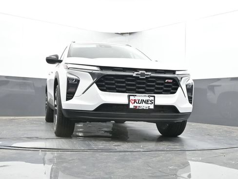 Used 2025 Chevrolet Trax RS w/ Driver Confidence Package FWD image 46