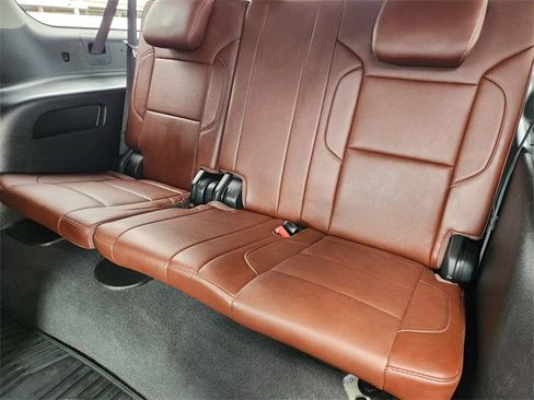 Used 2019 Chevrolet Suburban Premier w/ Premier Plus Edition image 31