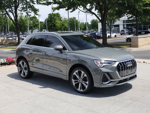 Used 2020 Audi Q3 2.0T Prestige w/ Prestige Package AWD/4WD image 2