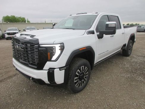 New 2026 GMC Sierra 2500 Denali Ultimate AWD/4WD image 10