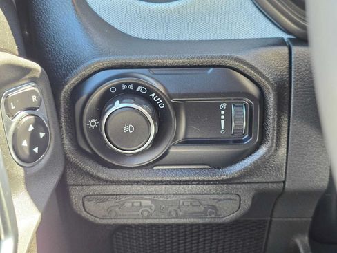 Used 2024 Jeep Wrangler Sport AWD/4WD image 31