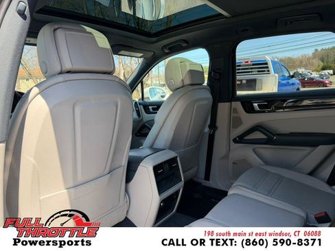 Used 2021 Porsche Cayenne AWD/4WD image 21