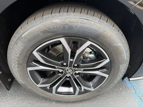 New 2026 Toyota Sienna Platinum AWD/4WD image 12