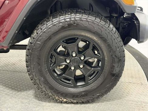 Certified 2022 Jeep Gladiator Willys image 8