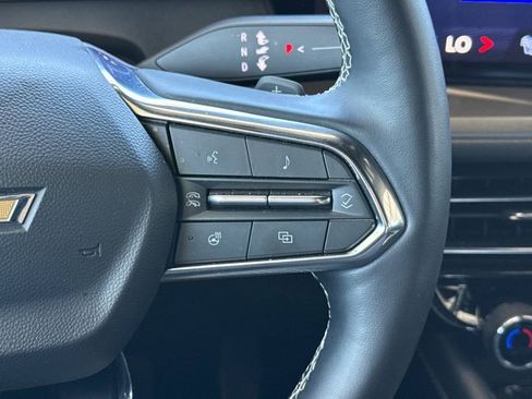 Used 2025 Chevrolet Traverse LT FWD image 38