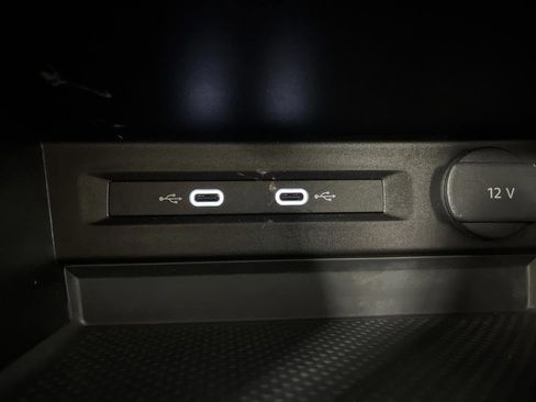 Used 2020 Volkswagen Tiguan S image 19