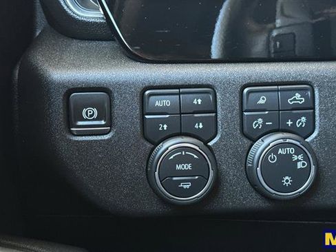 Used 2026 Chevrolet Silverado 1500 LT AWD/4WD image 32