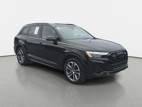 Used 2025 Audi Q7 2.0T Premium w/ Convenience Plus Package image 3