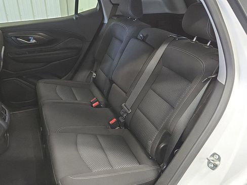 Used 2024 GMC Terrain SLE image 22